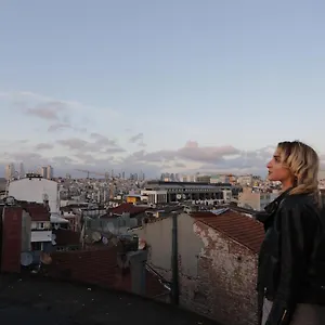 Sanat Taksim Ostello